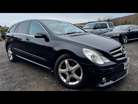 Is size important? According to the Mercedes R-Class, BIGGER really is BETTER. We review a 2009 R320
