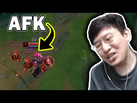 Showing the Game RIOT BANNED ME FOR