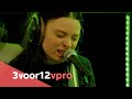 Momma  - 'Bang Bang' & 'Speeding 72' Live @ 3FM (VoorAan)