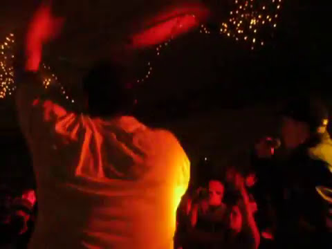 Banator ft L-muzik - Un son tight -  (En live à Québec)