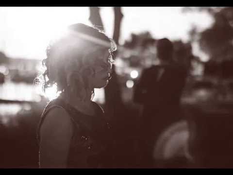 Iza Sitarska - "Szara Kolęda"  (muz. K.Komeda, sł.W.Młynarski)