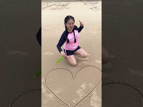 HLS - Cuộc thi vẽ bằng bút chì khổng lồ ở bãi biển || Giant pencil drawing contest at the beach ✏️
