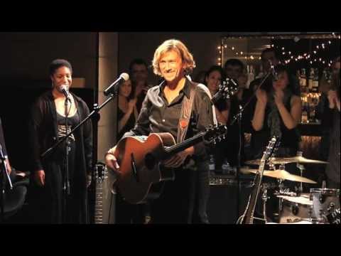 ALEJANDRO ABAD - ERES MI DEBILIDAD - Concierto Unplugged COVID-19 CORONAVIRUS