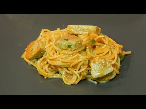 Receta de espaguetis con atún y salsa de pimientos