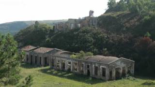 preview picture of video 'PLACE Ruins of the iron mine Llumeres - Ruinas de la mina de Llumeres'