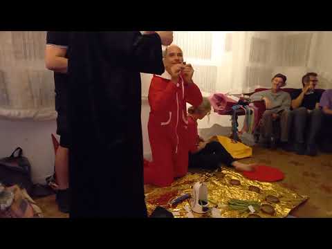 Erbengemeinschaft Felix Gordon Performance in der neuen Fledermaus Karlsruhe