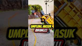 Download lagu Umplung Truck Falls into a Ravine! #truck #miniature #umplung mp3