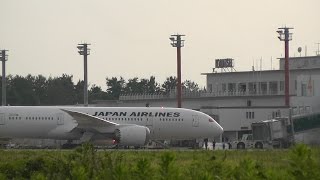 preview picture of video ' JAL B787-8 Dreamliner has come to KOMATSU! JAL (JAPAN AIRLINES) Boeing 787-8 Dreamliner JA825J'