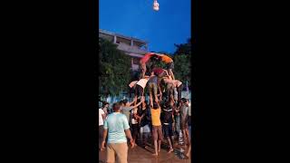 हॉस्टल के छात्रों द्वारा श्रीकृष्ण जन्माष्टमी पर आयोजित मटकी फोड़ समारोह