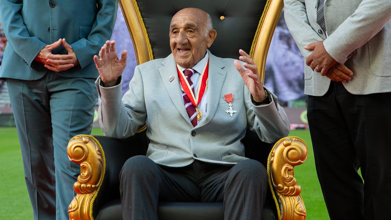 Remembering Sir Billy Boston. โค๏ธ