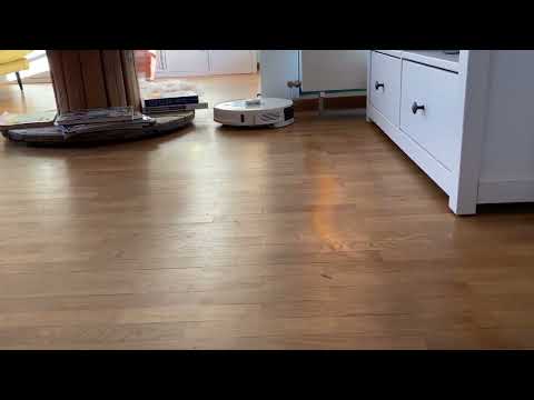 Neabot N2 beim Saugen