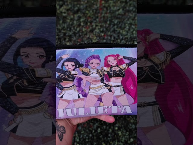 Vídeo relacionado con Worfull - Neceser Personalizado - Mujer Personalizado - Estuche Maquillaje. Neceser Viaje- Estuche lapices-Profesora Primaria-Tejido Lino. 23,5x15cm. c/Tirador - Varios diseños. (Arcoiris Manzana)