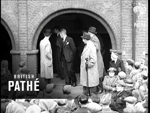 Flanagan And Allen - Underneath The Arches (1941)