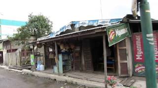 preview picture of video 'Walking through shopping area of Nyaungshwe, Burma'