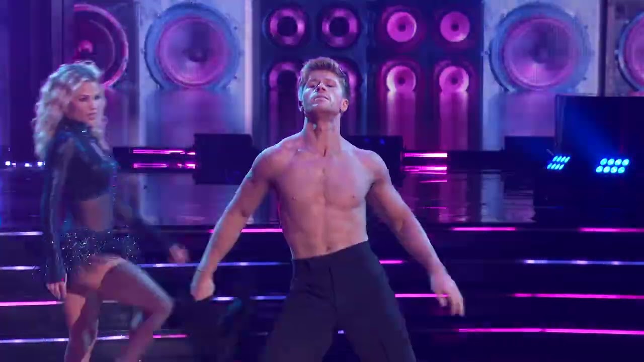 Robert Irwin&rsquo;s TikTok Night Salsa | Dancing with the Stars - YouTube