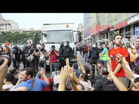 Despejo da Plaza Catalunya / Desalojo 27 de maio, 10h00