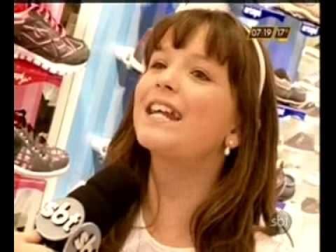 Larissa Manoela em Porto Alegre -- na Gaston/Ortopé