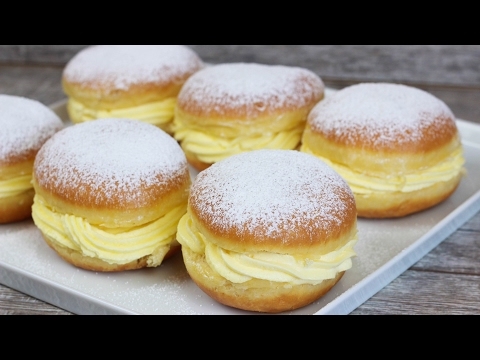 Berliner with vanilla filling - Kreppel with vanilla pudding