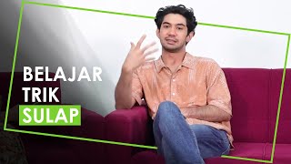 Reza Rahadian Belajar 7 Trik demi Jadi Pesulap di Film Abracadabra