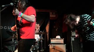 Meatbodies Play &quot;Disorder&quot; At Stereogum x Exploding In Sound&#39;s Austin Invasion 2015