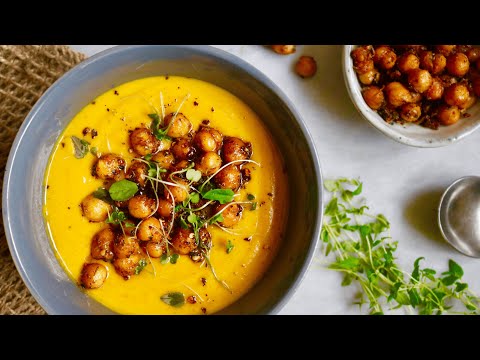 ROASTED SQUASH SOUP // Delicious Seasonal Recipes