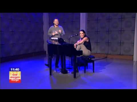 Miniatura de YouTube - Love Is The Hardest