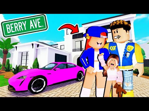 I Started A FAMILY With My BOYFRIEND In BERRY AVENUE RP! (Roblox Roleplay)