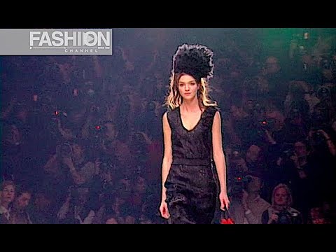 MOSCHINO CHEAP&CHIC Fall 2002 2003 Milan - Fashion Channel