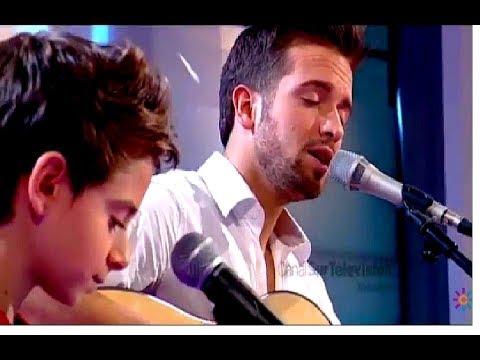 David Parejo  y Pablo Alborán cantan "El Beso"