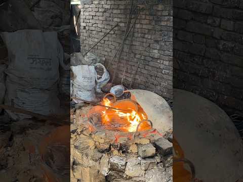 Watch the Amazing Technique of Making an Iron Wok by Melting Aluminum #shorts