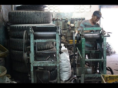 Xóm xẻ thịt vỏ lốp xe ô tô giữa Sài Gòn quá độc đáo