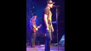 Cole Swindell ~ Blue Lights 💙