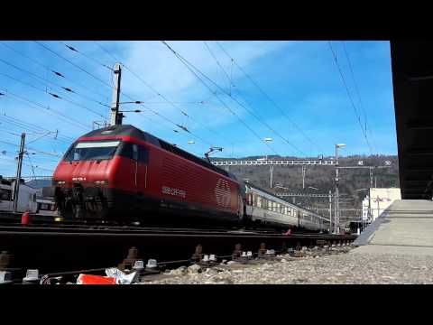 Re 460 intercity sous un beau ciel bleu