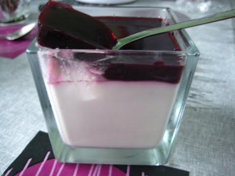 Recette panna cotta violette à la myrtille et au cassis