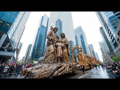 TORONTO IS IN SHOCK: The Moment a Colossal 40ft Holy Family Walked Bay Street