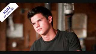 Taylor Lautner singing Apologize Taylor Lautner singing Apologize