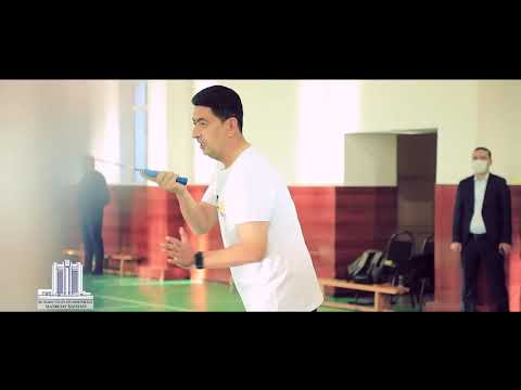 Раҳбарлар бадминтон майдонида