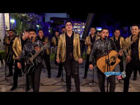 Los Minis De Caborca Ft. La Decima Banda - De Califas Pa La Tia (En Vivo 2019)