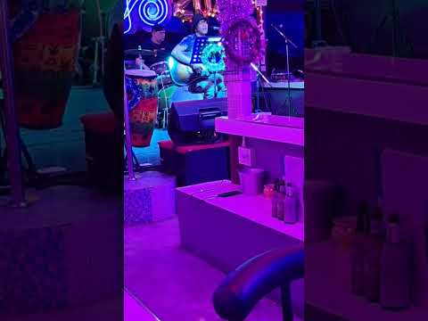 Filipino band great cover of the late amy Winehouse.