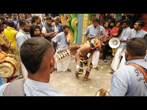 download lagu mp3 mp4 Urumi Melam, download lagu Urumi Melam gratis, unduh video klip Urumi Melam