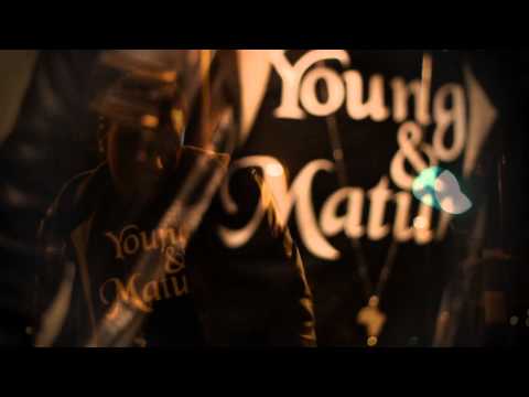 Young B - Green Light / Awww