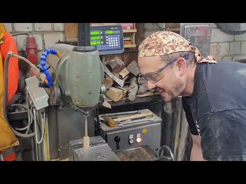 Zwei Buckler / Feinschliff mit Rotary Platen und Griffvorbereitung