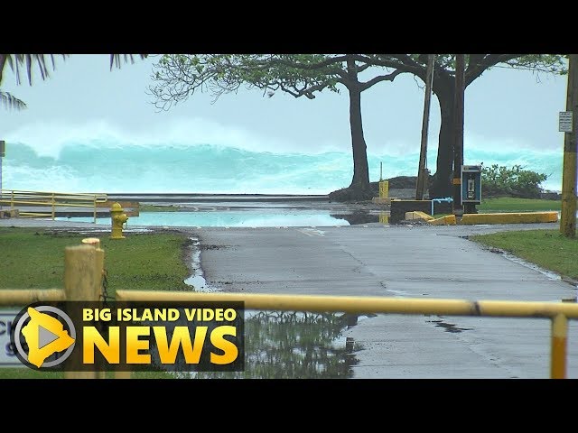 High Surf Closes Hilo Beaches, Bayfront Highway (Mar. 21, 2018)