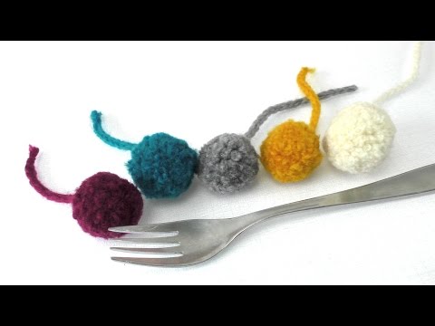 Bommel selber machen - Mini Bommel mit Gabel - Bommel für Mütze Anleitung