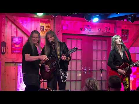 Hoekstra/Gibbs joined by members of Adrenalize ~ Pour Some Sugar On Me ~Daryl’s House~ 9/10/2023