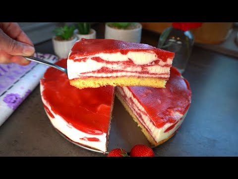 Strawberry cake with mascarpone and sour cream - very creamy, fruity and delicious ‼️ 😋