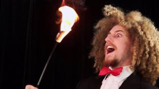 Saltimbanco animazione presenta Mago Manfy - feste bambini Roma