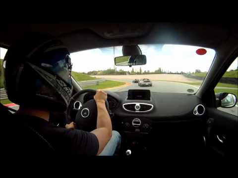Sachsenring Clio RS vs Focus RS (Kiesbett)