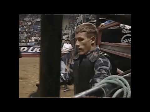 Tony Mendes vs Black Smoke - 99 PBR Bakersfield (85 pts)