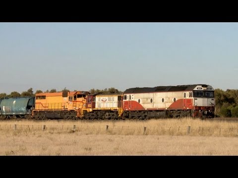 El Zorro Grain Train With G535, 832 & L277 (12/4/2012) - PoathTV Australian Railways